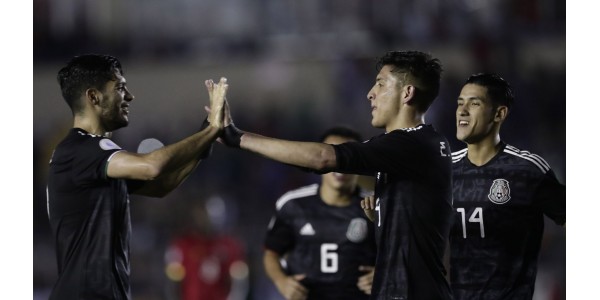 Mądrą decyzją Ajaxa było podpisanie umowy z Edsonem Alvarezem