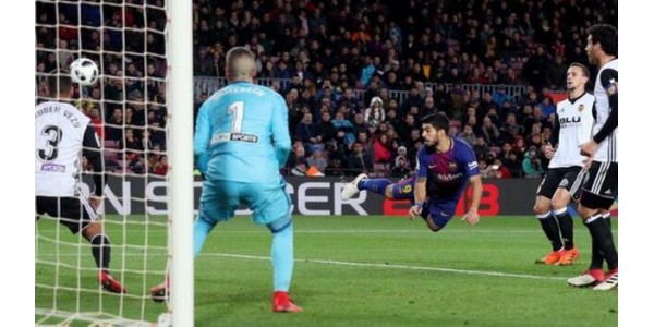 Barcelona 1-0 Valencia Lionel Messi imponuje na Camp Nou
