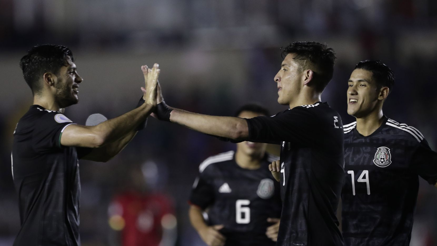 Mądrą decyzją Ajaxa było podpisanie umowy z Edsonem Alvarezem