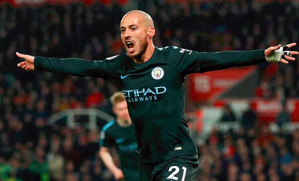 Stoke City 0 Manchester City 2: David Silva olśniewa, aby tytuł był w zasięgu ręki